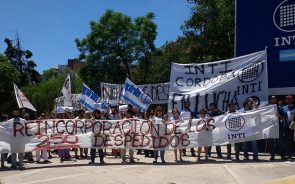 Plan de lucha contra la ola de despidos en el Estado nacional