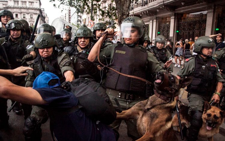 Crece la represión estatal a las protestas contra la Reforma Previsional