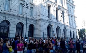 Fin de año con despidos masivos en TDA, Ambiente y Defensa
