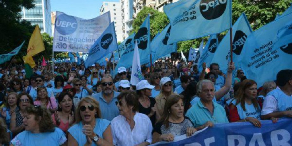Paro docente nacional y movilización por mejores salarios - Desafíos ...